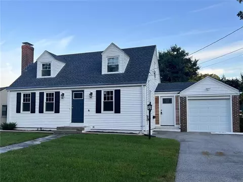 119 Hill Top Dr, Cranston, RI 02920