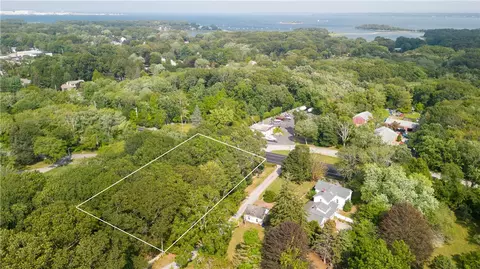 127 Weaver Rd, North Kingstown, RI 02852