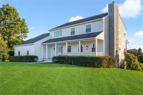 49 Willow Ct, Portsmouth, RI 02871