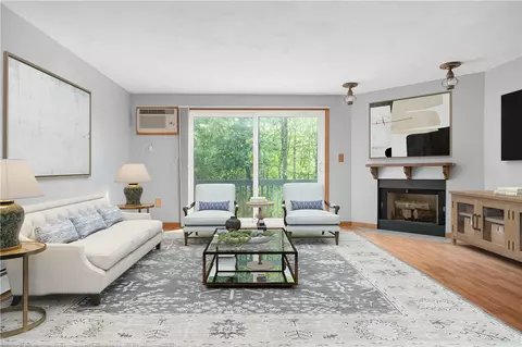 7 Wake Robin Rd #1104, Lincoln, RI 02865