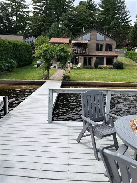 213 Lake Dr, Glocester, RI 02814