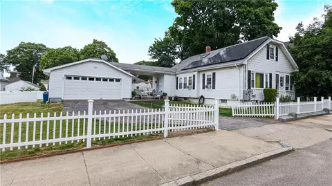 84 Morris Ave, Pawtucket, RI 02860