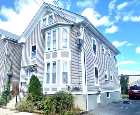 7 Whipple Ave, Cranston, RI 02920