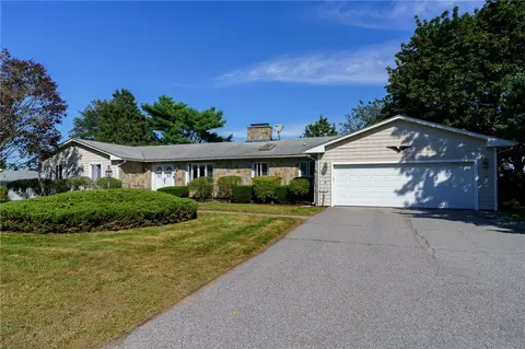 32 East Ter, Portsmouth, RI 02871