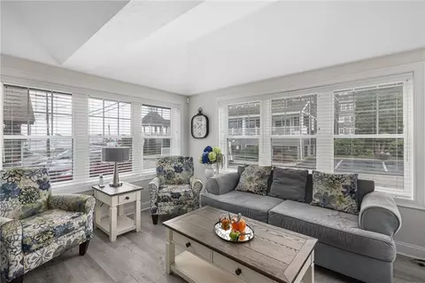 6 Knowles Ct, Jamestown, RI 02835