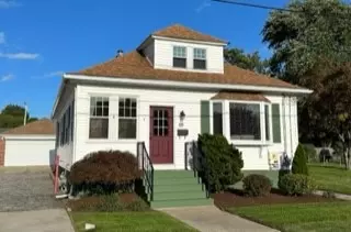 69 Campbell Ave, North Providence, RI 02904