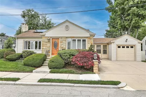 2 Chace Dr, Providence, RI 02906