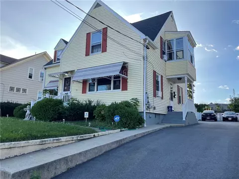 633 Grove St, Woonsocket, RI 02895 photo 2
