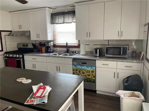 633 Grove St, Woonsocket, RI 02895 photo 6