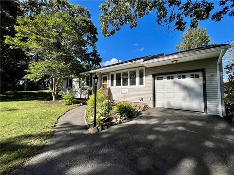 10 Mitola Dr, North Kingstown, RI 02852