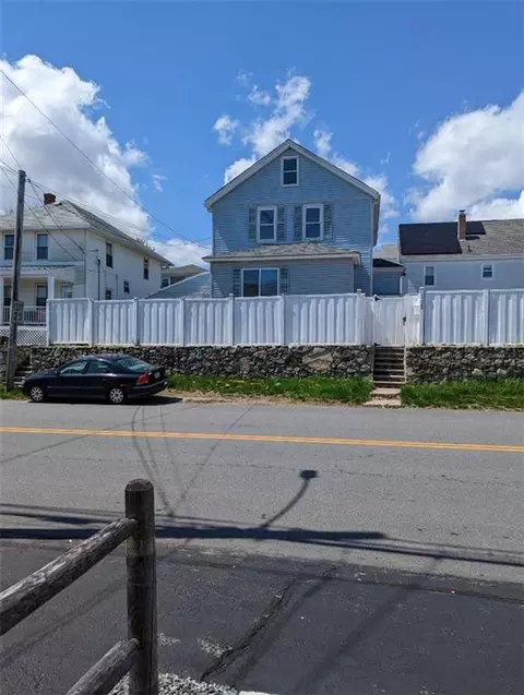 113 Lyon Ave, East Providence, RI 02914