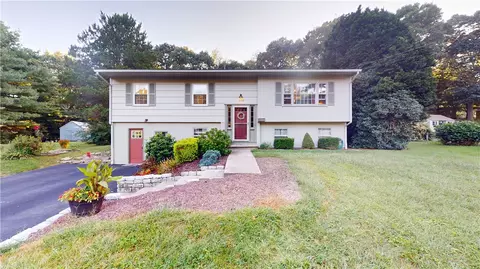 170 Chatworth Rd, North Kingstown, RI 02852