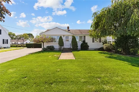 12 Meriline St, Johnston, RI 02919