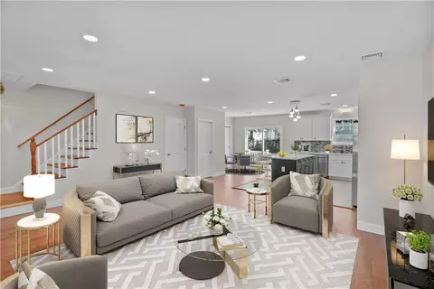 15 Walsh St, Providence, RI 02909