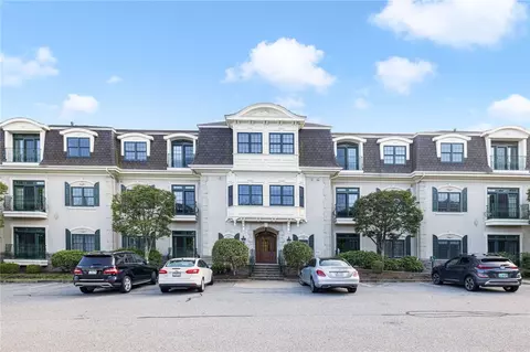 1404 S County Trl #116, East Greenwich, RI 02818