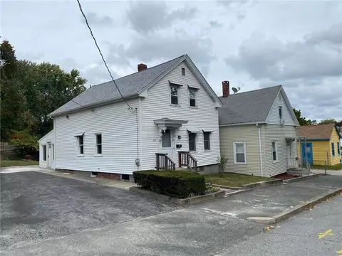 1479 Cranston St, Cranston, RI 02920