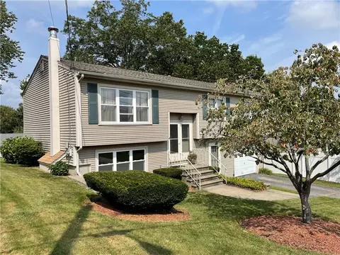 39 Buchanan St, Johnston, RI 02919