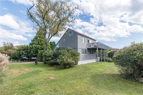 40 Twin Peninsula Ave, South Kingstown, RI 02879