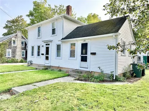 136 S Main St, Coventry, RI 02816