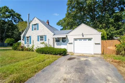 48 Buttonwoods Ave, Warwick, RI 02886