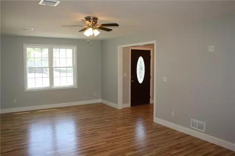 443 Pequot Ave, Warwick, RI 02889 photo 9