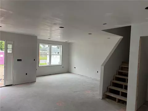 443 Pequot Ave, Warwick, RI 02889 photo 4