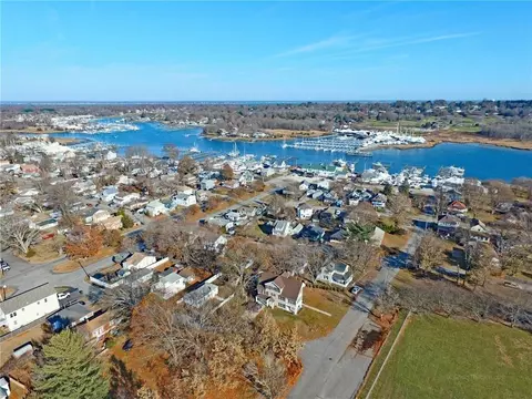 443 Pequot Ave, Warwick, RI 02889 photo 24
