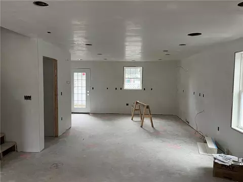 443 Pequot Ave, Warwick, RI 02889 photo 3