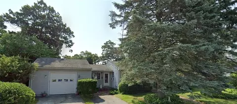 108 Rome Ave, Warwick, RI 02886