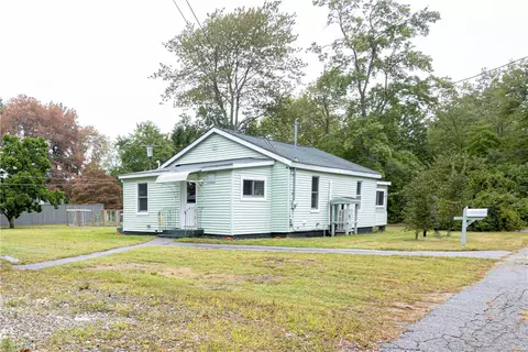 20 Forest St, Coventry, RI 02816