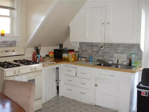 16 W Park Pl, Woonsocket, RI 02895 photo 7