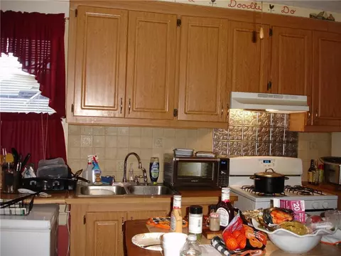 16 W Park Pl, Woonsocket, RI 02895 photo 6
