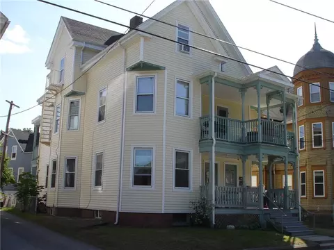16 W Park Pl, Woonsocket, RI 02895 photo 2