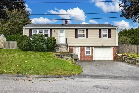 4 St Anna Ave, Bristol, RI 02809
