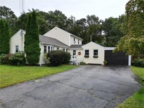 91 Plains Rd, West Kingston, RI 02892