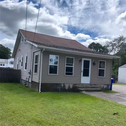 9 Vineland Ave, East Providence, RI 02916