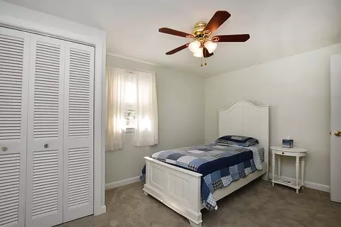 95 Claypool Dr, Warwick, RI 02886 photo 8