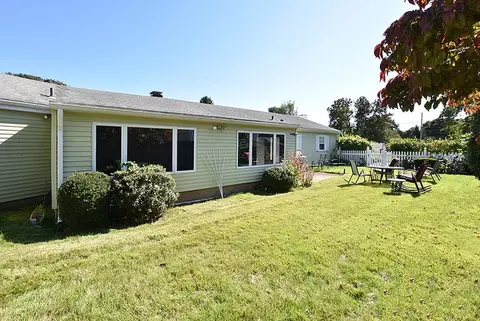 95 Claypool Dr, Warwick, RI 02886 photo 12