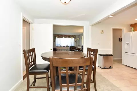 95 Claypool Dr, Warwick, RI 02886 photo 4