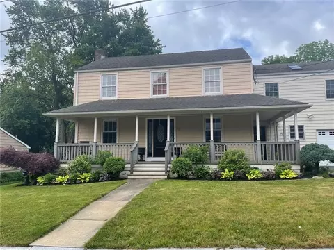77 Merritt Rd, East Providence, RI 02915