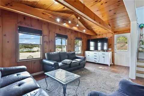 27 Logan St, Warwick, RI 02889 photo 2