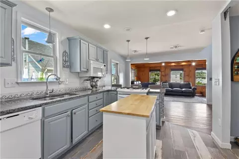 27 Logan St, Warwick, RI 02889 photo 8