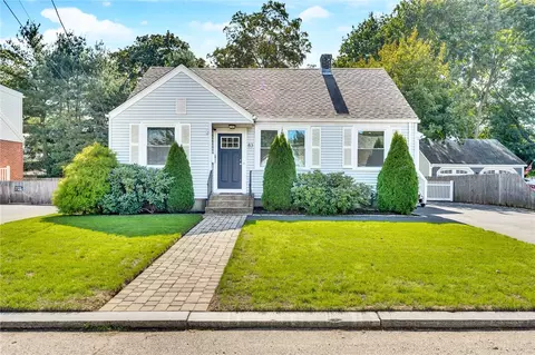 83 Circuit Dr, East Providence, RI 02915