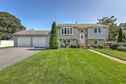 346 Beachwood Dr, East Greenwich, RI 02818