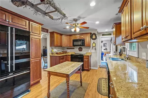 27 Campeau St, Woonsocket, RI 02895 photo 8