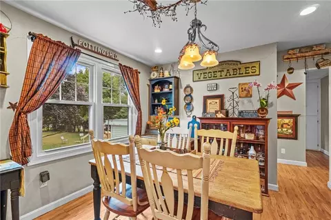 27 Campeau St, Woonsocket, RI 02895 photo 10