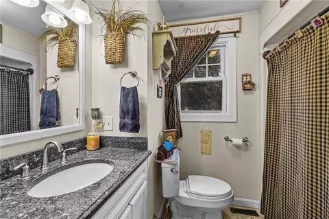 27 Campeau St, Woonsocket, RI 02895 photo 16