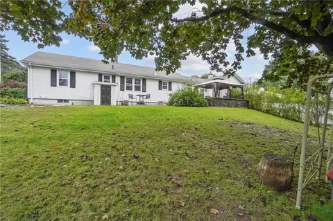 27 Campeau St, Woonsocket, RI 02895 photo 38