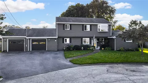 19 Larchwood Dr, East Providence, RI 02916