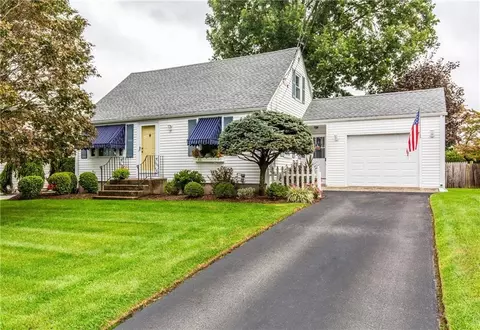 39 Normandy St, Cranston, RI 02920
